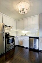 3401 Timmons Ln in Houston, TX - Building Photo - Building Photo