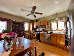 121 Lowell St, Unit 2 in Somerville, MA - Building Photo - Building Photo