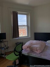 1350 Commonwealth Ave in Boston, MA - Building Photo - Building Photo