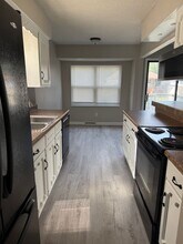 1512 N Blue Mills Rd in Independence, MO - Building Photo - Building Photo