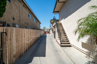 21929 Verne Ave in Hawaiian Gardens, CA - Building Photo - Building Photo