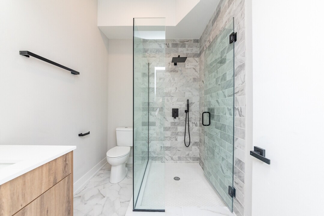 1907 S Racine Ave, Unit 2 in Chicago, IL - Building Photo