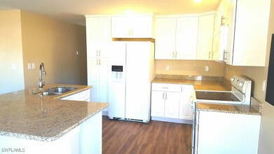 12080 Moss Dr in Ft. Myers, FL - Building Photo - Building Photo