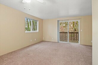 Witham Village in Corvallis, OR - Foto de edificio - Building Photo