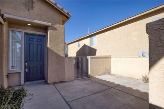 185 Rocky Star St in Henderson, NV - Building Photo - Building Photo