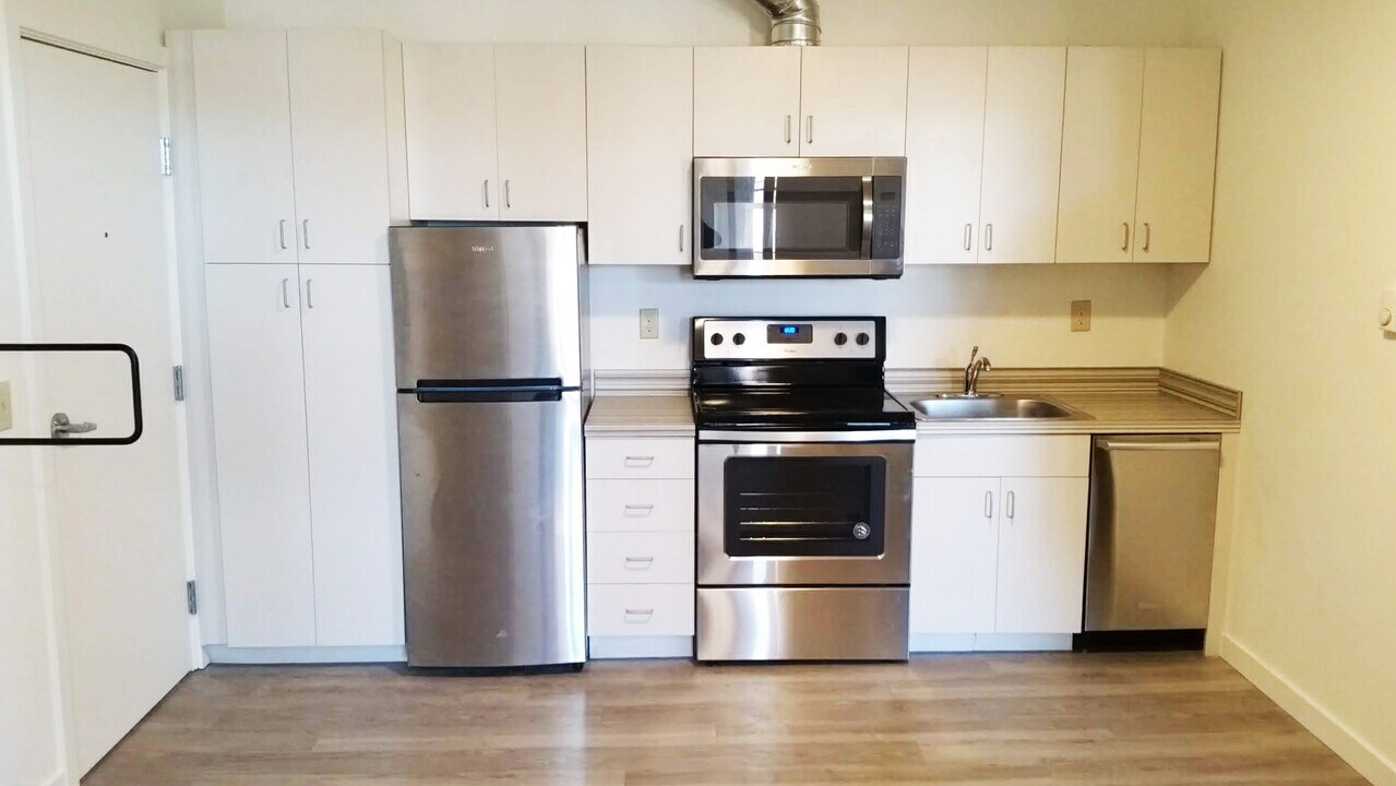 822 N Killingsworth St, Unit #204 in Portland, OR - Building Photo