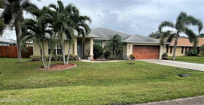 545 Castana Ave SE in Palm Bay, FL - Building Photo - Building Photo
