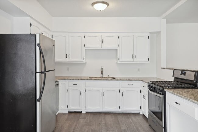 2755 Pierce St NE in Minneapolis, MN - Building Photo - Building Photo