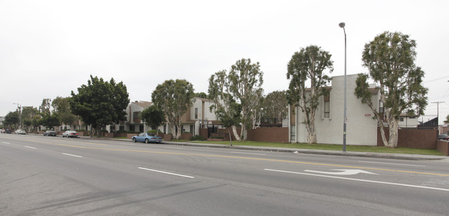 Normandie Villas in Los Angeles, CA - Building Photo - Building Photo