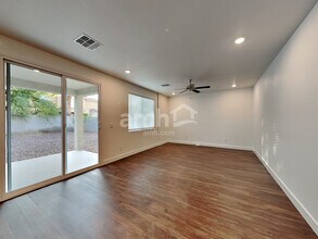 6627 S 42nd Dr in Phoenix, AZ - Foto de edificio - Building Photo