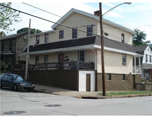 1100 4th Ave in Beaver Falls, PA - Building Photo