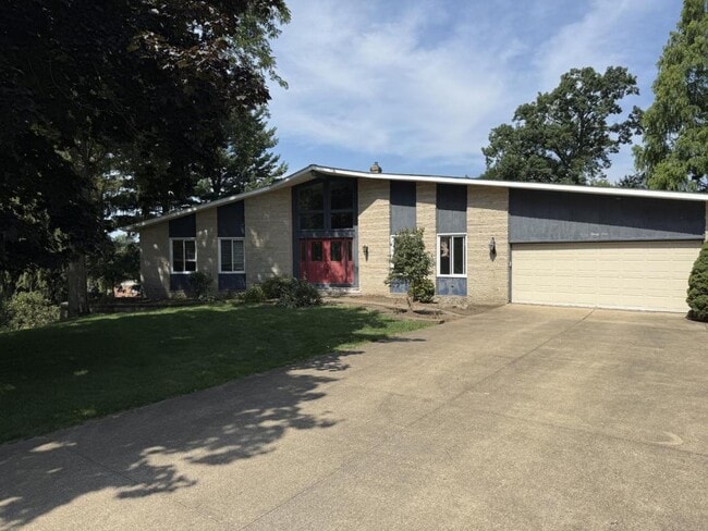 property at 1694 Arthur Dr