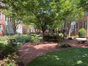 801 Perennial Dr in Atlanta, GA - Building Photo - Building Photo