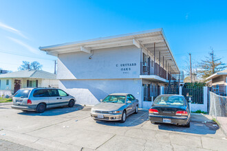 Courtyard Oaks in Sacramento, CA - Building Photo - Primary Photo