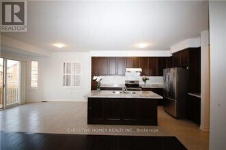 1457 Chretien St in Milton, ON - Building Photo - Building Photo