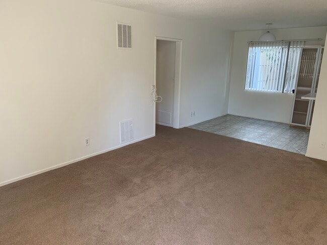 11661 Ohio Ave, Unit #3 in Los Angeles, CA - Building Photo - Building Photo