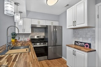 7 Arapahoe Dr in Vernon, NJ - Building Photo - Building Photo