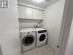 293 Marengo Ct in Waterloo, ON - Building Photo - Building Photo