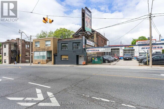 306-306 Greenwood Ave in Toronto, ON - Building Photo - Building Photo