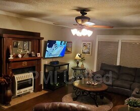 509 Bryan St in Weatherford, TX - Building Photo - Building Photo