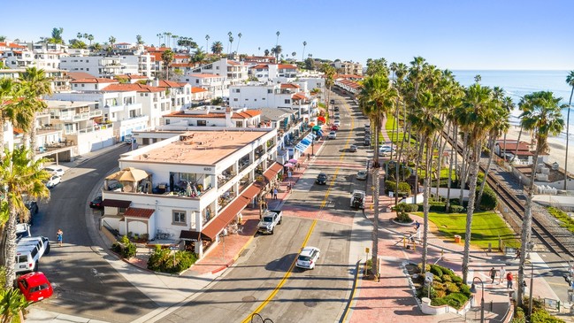 618-630 Avenida Victoria in San Clemente, CA - Building Photo - Building Photo