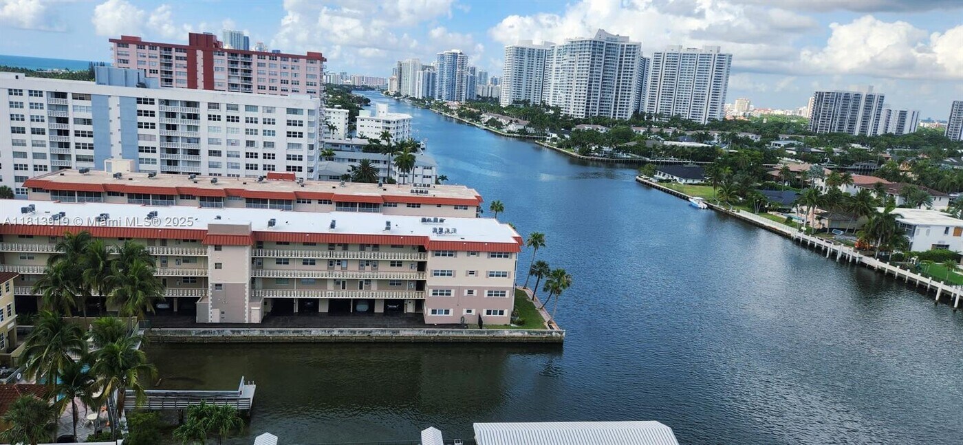 2017 S Ocean Dr, Unit 1408 in Hallandale Beach, FL - Building Photo
