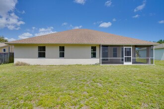 766 SW Duxbury Ave in Port St. Lucie, FL - Building Photo - Building Photo