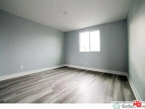 11164 S Figueroa St in Los Angeles, CA - Building Photo - Building Photo