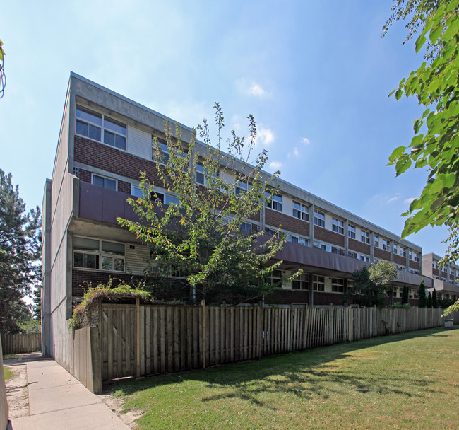 3765 Sheppard Ave E in Toronto, ON - Building Photo - Primary Photo