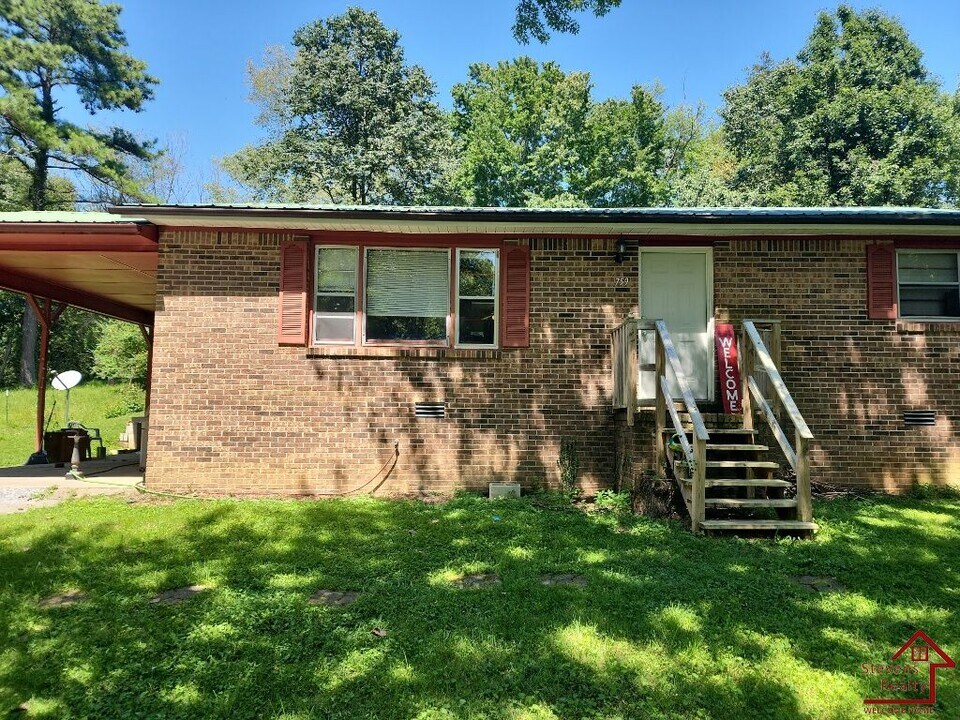 759 Robinson Rd in Cookeville, TN - Building Photo
