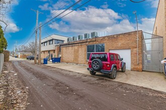 Shop Studios in Evanston, IL - Building Photo - Building Photo