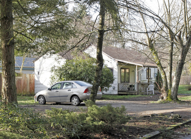 Washington Square Apartments in Lakewood, WA - Building Photo - Building Photo