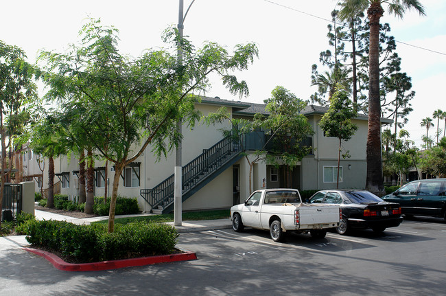 1337 W Lynne Ave in Anaheim, CA - Building Photo - Building Photo