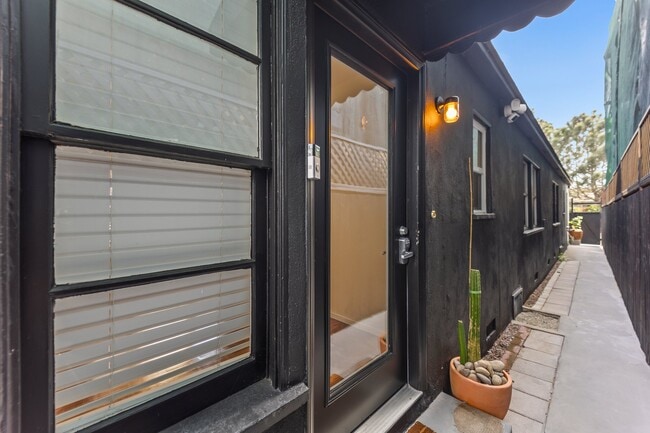 property at 425 1/2 Venice Way