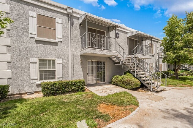 3823 S Maryland Pkwy in Las Vegas, NV - Building Photo - Building Photo