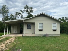 806 W 8th St in Taylor, TX - Building Photo