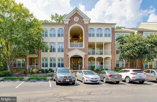 7708 Haynes Point Way in Alexandria, VA - Building Photo