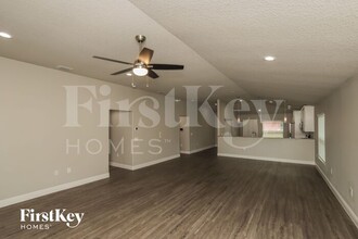 298 Ontario St NW in Palm Bay, FL - Foto de edificio - Building Photo