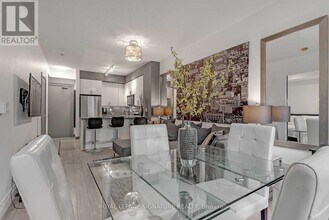438 King St W in Toronto, ON - Building Photo - Building Photo