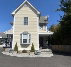 56 East Ave in New Canaan, CT - Building Photo - Building Photo