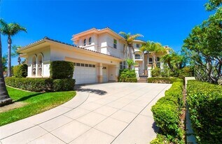 1 Stone Pine Dr in Newport Beach, CA - Building Photo