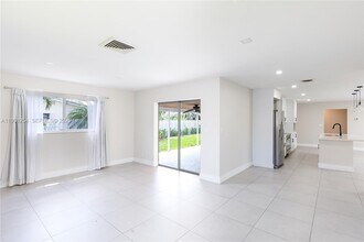 4430 NE 28th Terrace in Lighthouse Point, FL - Building Photo - Building Photo