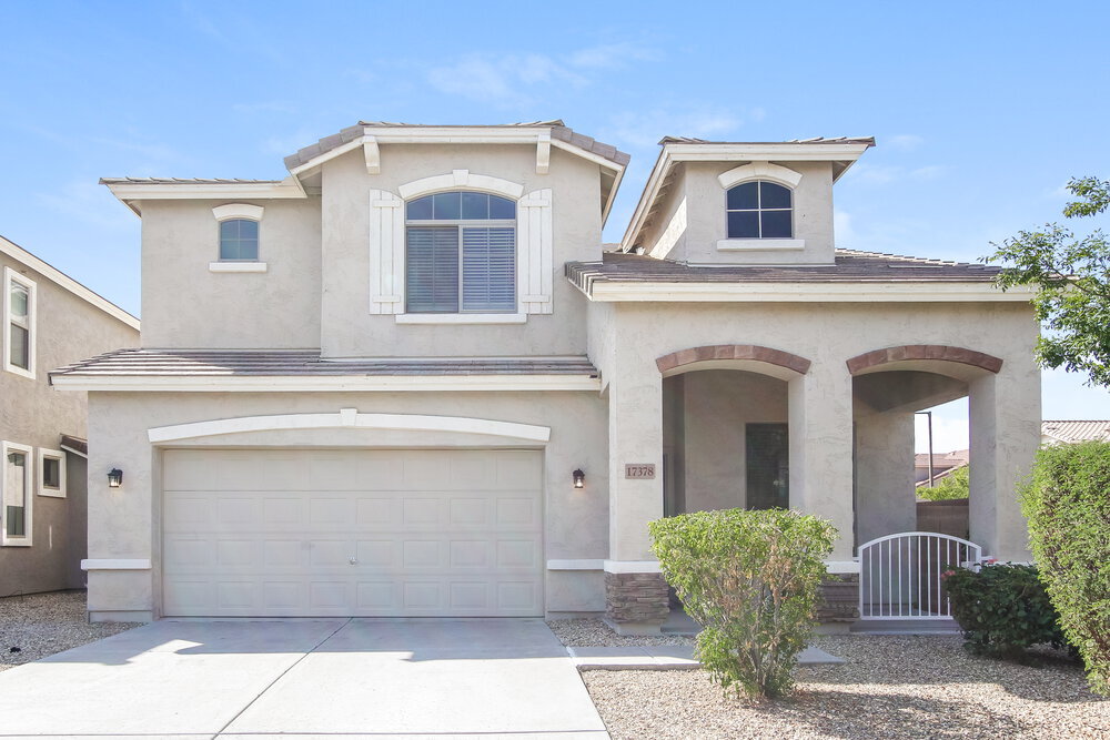 17378 W Holland Ln in Surprise, AZ - Building Photo