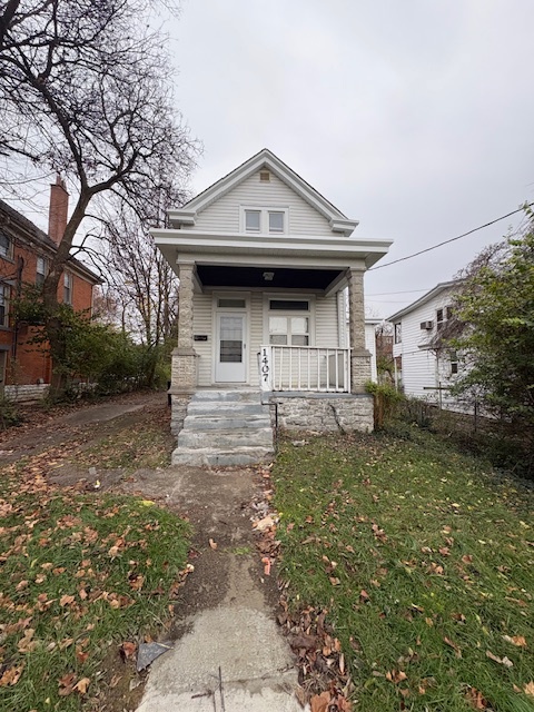 1407 W North Bend Rd in Cincinnati, OH - Building Photo