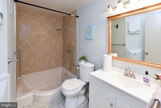 3319 Huntley Sq Dr in Temple Hills, MD - Building Photo - Building Photo