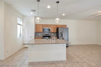 164 Alla Breve Ave in Henderson, NV - Building Photo - Building Photo