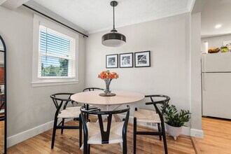 39 Grew Hill Rd, Unit 2 Beds Plus office Unit in Boston, MA - Building Photo - Building Photo