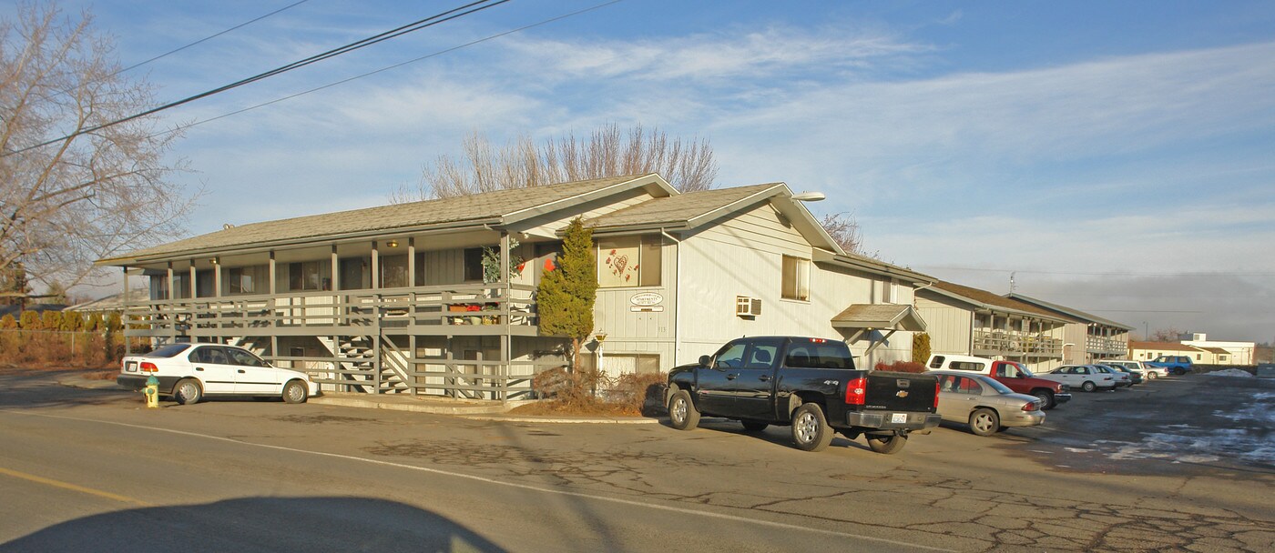 913-917 S 48th Ave in Yakima, WA - Building Photo