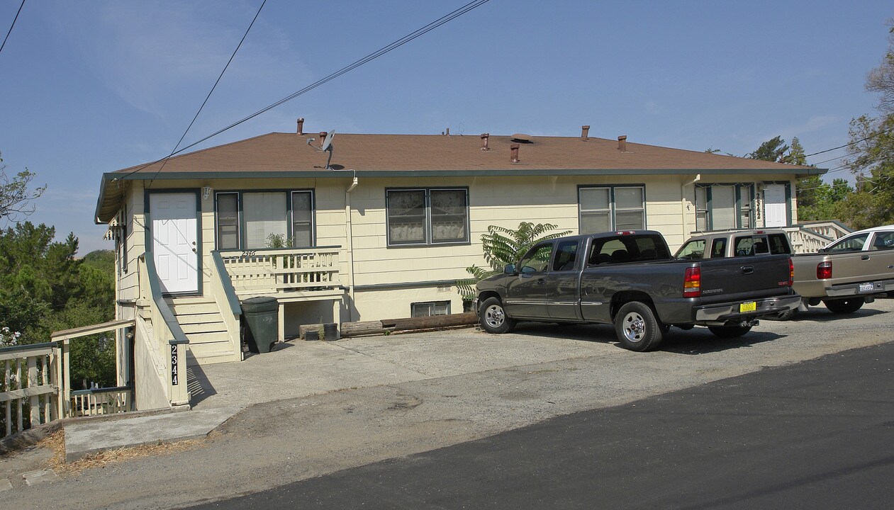 2340-2346 Leslie Ave in Martinez, CA - Building Photo