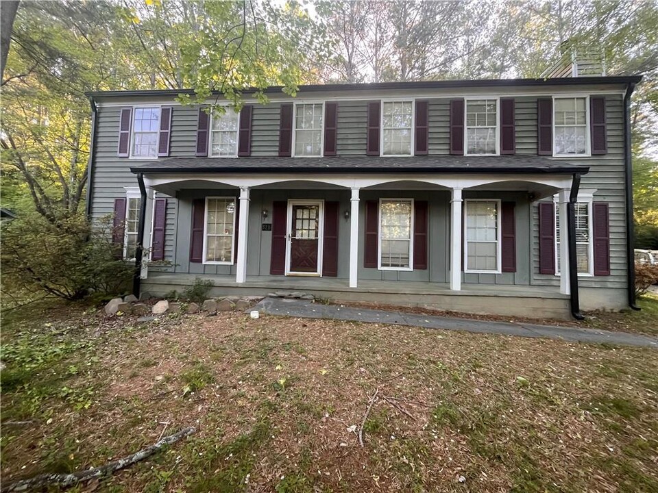 571 Aberdeen Dr in Stone Mountain, GA - Foto de edificio